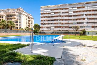 Apartament  Avenida juan carlos i. Apartamento en pleno corazón de estepona