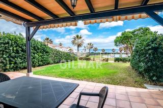 Casa adossada  Calle orquidea. Chalet adosado en primera línea de playa