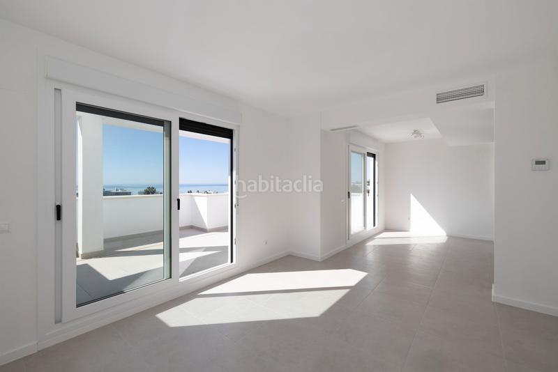 Foto d9f85be0-d5aa-444d-aa3c-d27baa3ce525. Attico con parcheggio piscina in Guadalobón Estepona