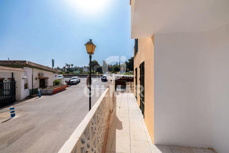 Foto ba0543cc-e150-49c4-9481-ecfa38a00e2f. Apartamento  totalmente reformado junto playa en Manilva