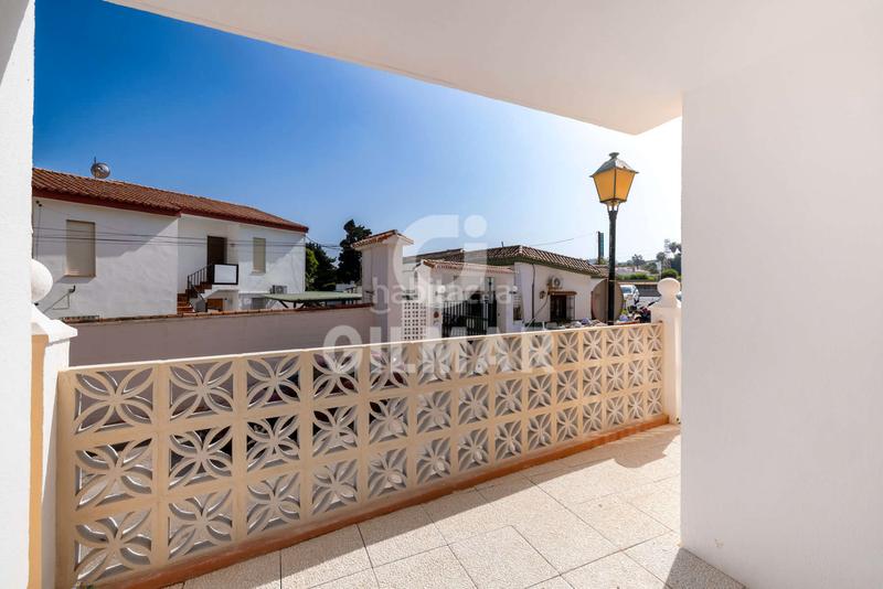 Foto c94783f6-5978-4ef7-ad81-d4b1d79b8a73. Apartamento  totalmente reformado junto playa en Manilva