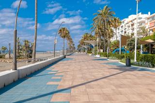 Apartamento  Avenida españa. Apartamento en paseo marítimo de estepona
