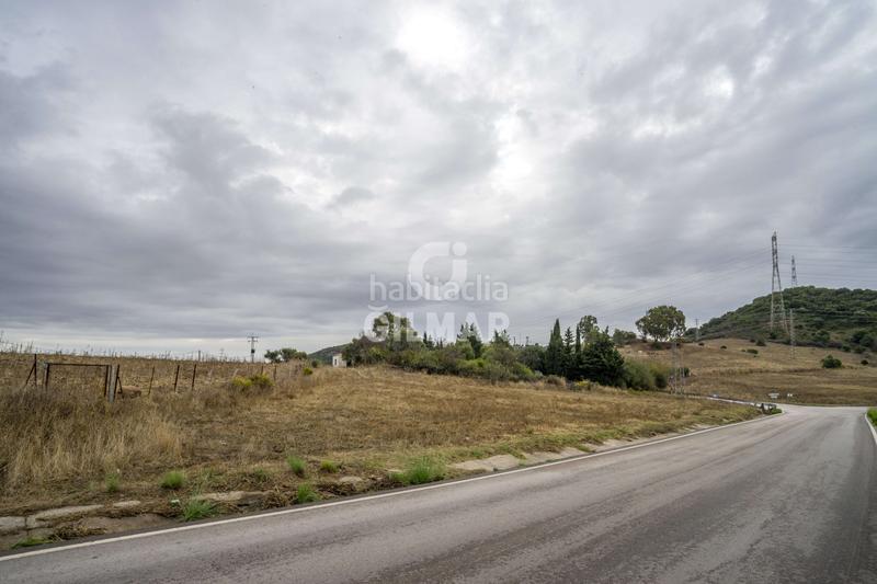 Foto 3e9a6285-87e5-4699-becb-0ef50f479f1a. Solar industrial a Casares pueblo Casares