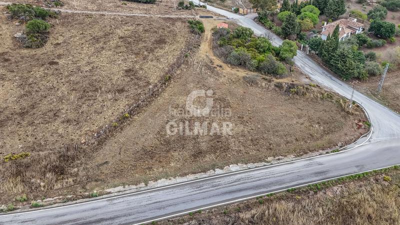 Foto 7a00d094-ed06-42ea-ada8-9b9f6e1a6ce4. Solar industrial a Casares pueblo Casares