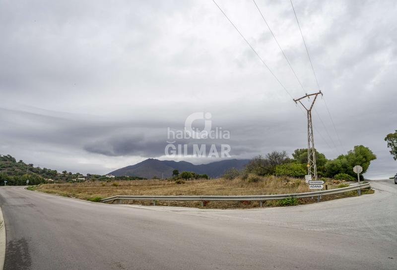 Foto e46e6adc-d32a-45fc-abce-47523f88b423. Solar industrial a Casares pueblo Casares