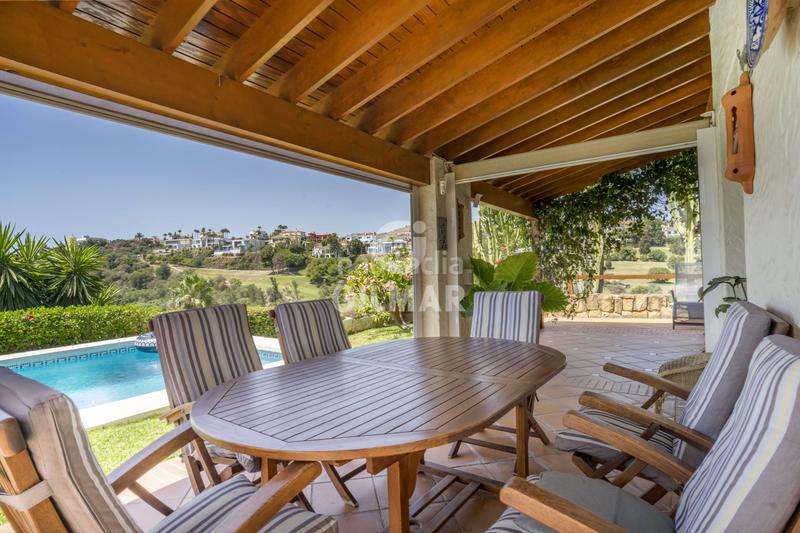 Foto 7ffcac57-cc22-4105-bdbc-6de0bc9a1660. Chalet avec chauffage piscine dans La Alquería Benahavís