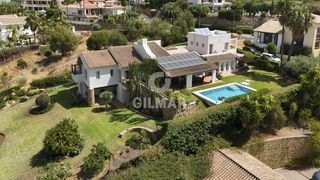 Chalet in La Alquería. Exclusiva villa de 5 dormitorios en suite situada en una de las