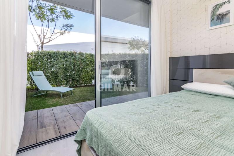 Foto f7b2f19c-4b62-4ec9-bd61-5c5476b02363. Piano terra con riscaldamento parcheggio piscina in Estepona