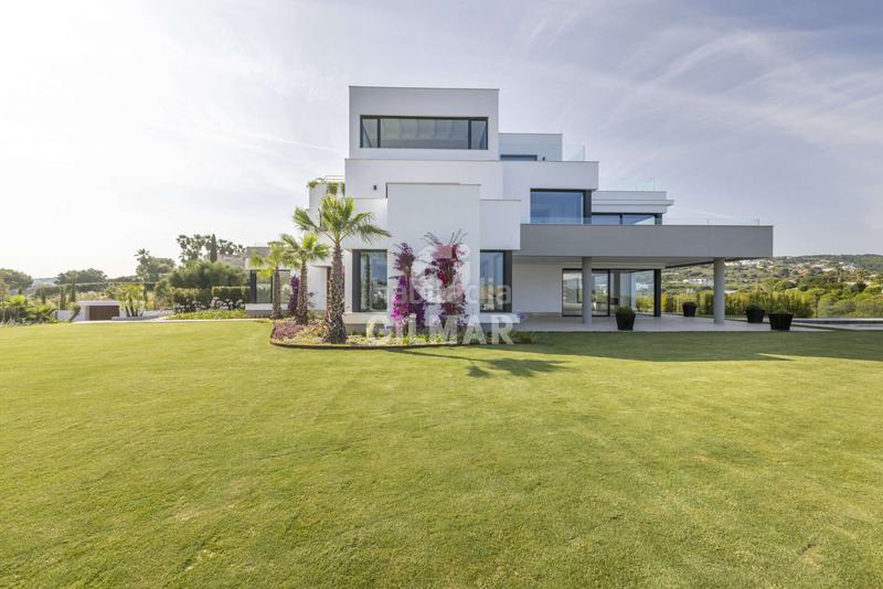 Foto 3edee605-2cb7-46ed-a31d-71dc174f3b6e. Chalet con riscaldamento piscina in Sotogrande alto Sotogrande