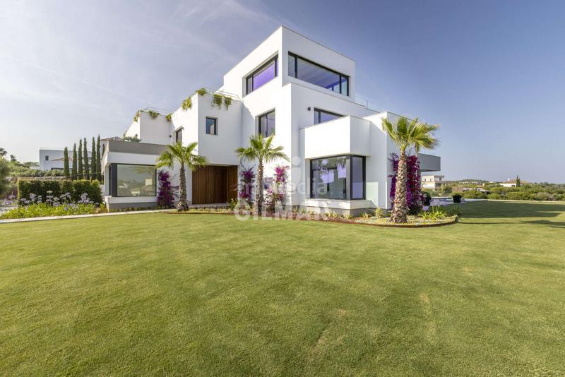 Foto 917d1b0e-7c72-48b1-93ee-16d6440b2c64. Chalet con riscaldamento piscina in Sotogrande alto Sotogrande