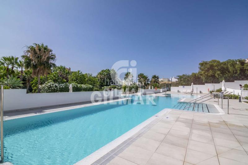 Foto 09d61b5e-ca08-4b0c-97bd-484247b74d4f. Piccolo appartamento con riscaldamento parcheggio piscina in Estepona