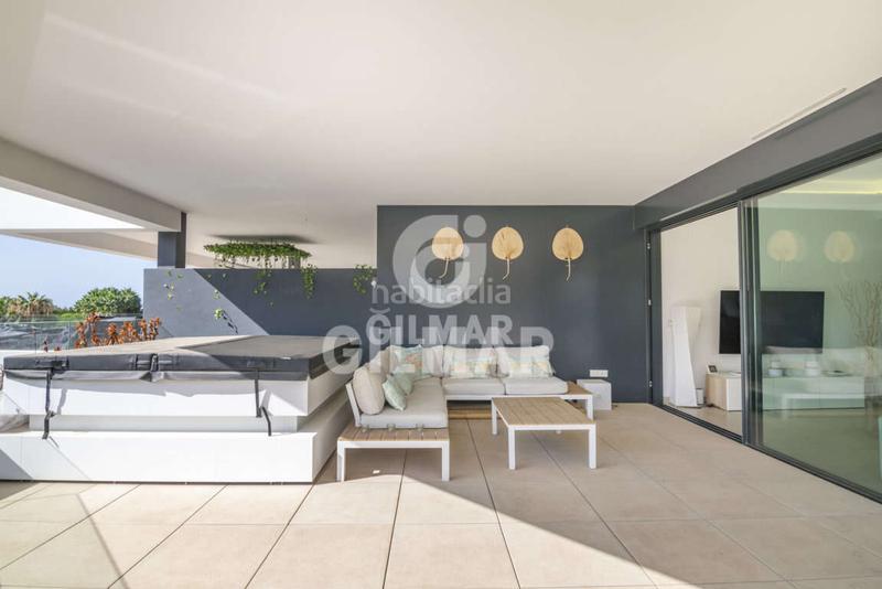 Foto c8ebc338-b4cf-40b2-8c37-e95fe73aea74. Piccolo appartamento con riscaldamento parcheggio piscina in Estepona