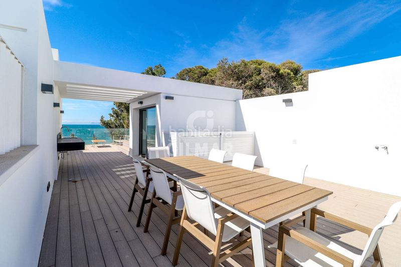 Foto 0d6186fe-9264-4e7e-a792-f2697f5fba00. Casa adossada amb calefacció aparcament piscina a Estepona