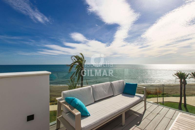 Foto 1d91f094-293c-44bb-8c15-bf74d0ff7793. Casa adossada amb calefacció aparcament piscina a Estepona