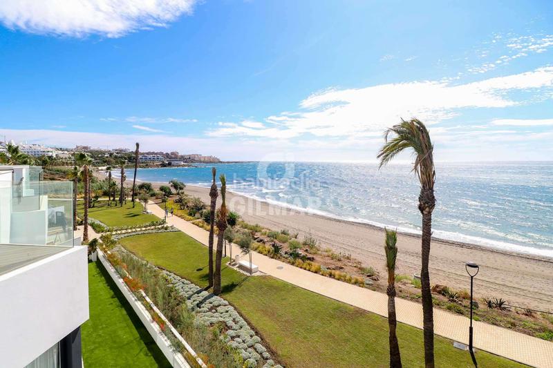 Foto 3af1ae6b-e35c-4f6c-8580-d8077157a68f. Casa adossada amb calefacció aparcament piscina a Estepona