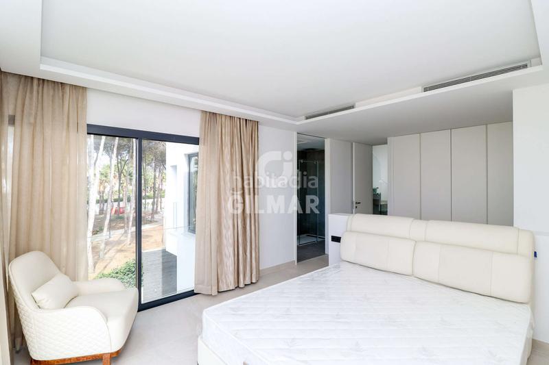 Foto 5b617638-ed83-4cce-8190-d475acb549f9. Casa adossada amb calefacció aparcament piscina a Estepona