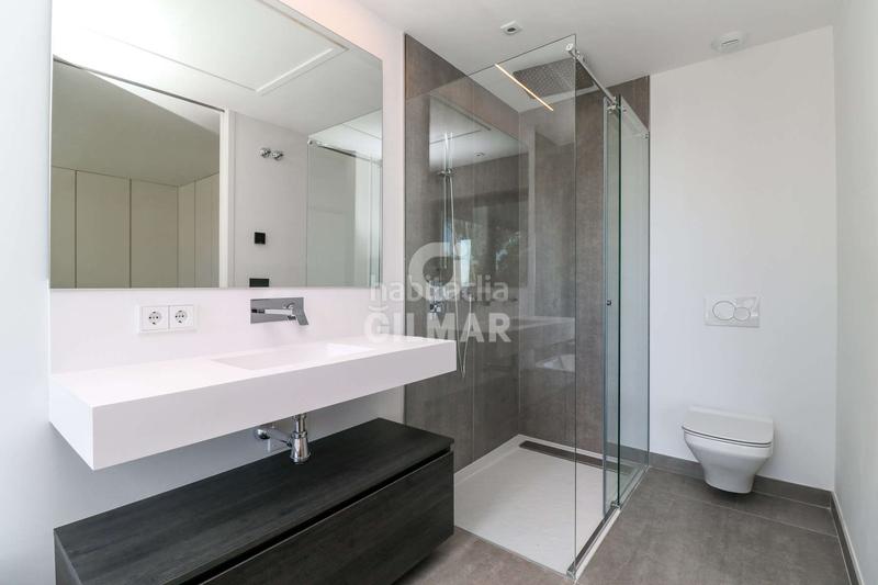 Foto 794e469a-0b2e-44b9-9b3d-9b817aefd9d2. Casa adossada amb calefacció aparcament piscina a Estepona