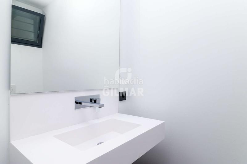 Foto 8242717c-7bc2-4d96-872b-c98701445cd1. Casa adossada amb calefacció aparcament piscina a Estepona