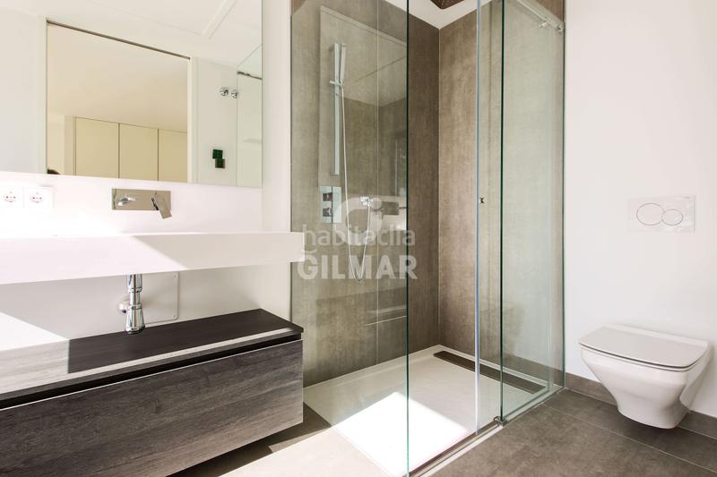 Foto e4014bca-bb49-4d27-abb8-4d2f0edd8a6f. Casa adossada amb calefacció aparcament piscina a Estepona