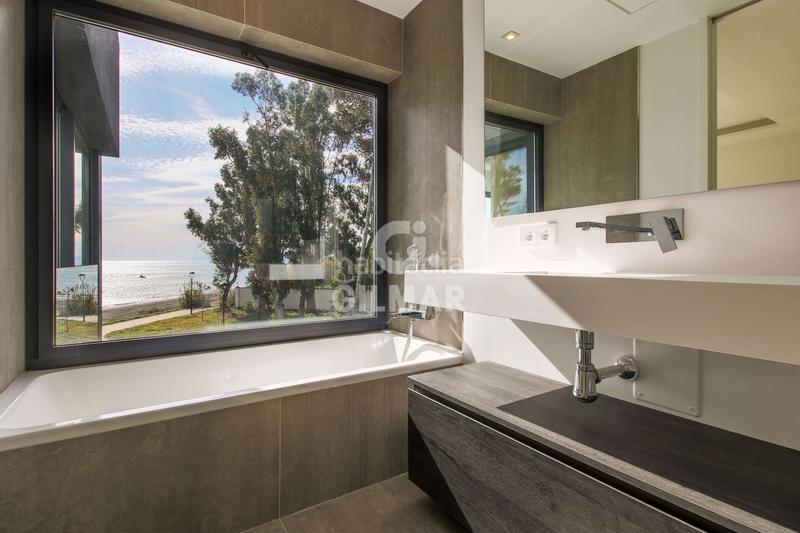 Foto e8ecf002-c466-466e-b6a3-7a2130282b01. Casa adossada amb calefacció aparcament piscina a Estepona