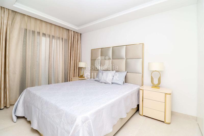 Foto ea5d5785-735d-42d1-8f0a-fe80f0b364d3. Casa adossada amb calefacció aparcament piscina a Estepona