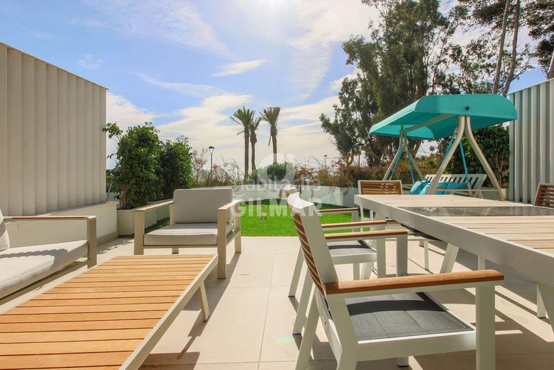 Foto ebd5d3a1-5605-4c36-99d8-20e0b7ecc2ad. Casa adossada amb calefacció aparcament piscina a Estepona