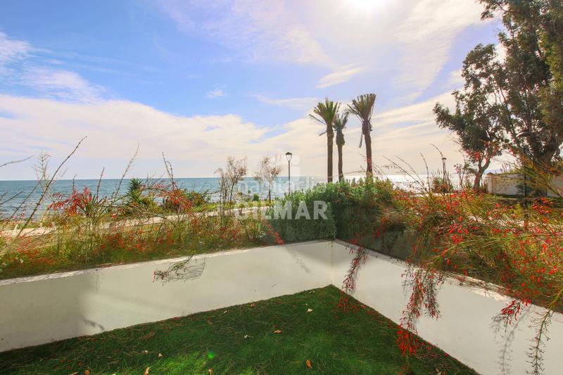 Foto f492b5ce-4d80-40be-94f2-32d14e845b6a. Casa adossada amb calefacció aparcament piscina a Estepona