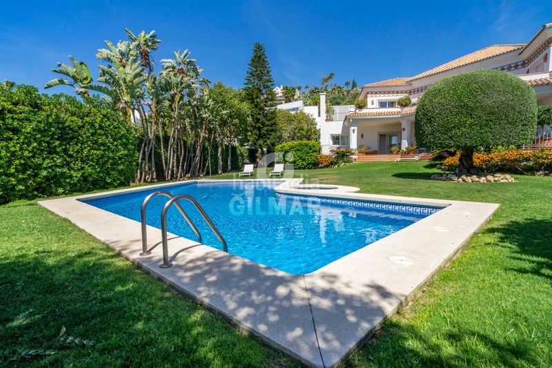 Foto 7a993595-9e34-46a5-a691-e782a626a32b. Xalet amb calefacció aparcament piscina a El Paraíso Benahavís