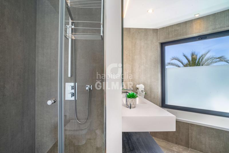 Foto 0382caa7-3231-47c1-a445-e8ffd3e879a7. Casa a schiera con riscaldamento parcheggio piscina in Estepona