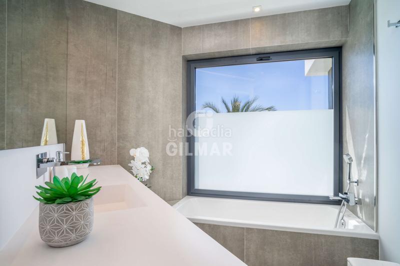 Foto 137af141-ed9c-4f47-a23f-0f7635e8c984. Casa a schiera con riscaldamento parcheggio piscina in Estepona