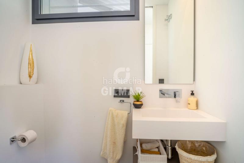 Foto 2306da3e-f076-488a-8449-2b1d4a79dab2. Casa a schiera con riscaldamento parcheggio piscina in Estepona