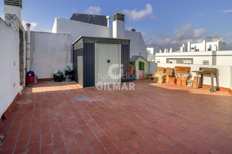 Foto 4ad2001b-7ea4-4c45-8b2a-823970ce277b. Àtic amb calefacció aparcament piscina a puerto de Estepona Estepona