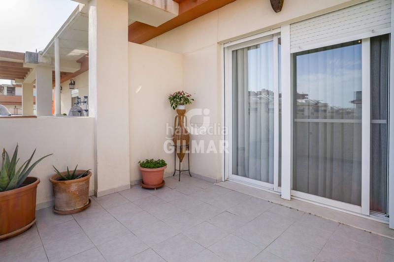 Foto 4e97e14b-73e4-4285-a51b-f7a195299905. Àtic amb calefacció aparcament piscina a puerto de Estepona Estepona