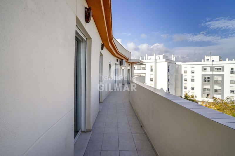 Foto 558ece01-65c7-4746-99c8-d941bf00e0d4. Àtic amb calefacció aparcament piscina a puerto de Estepona Estepona