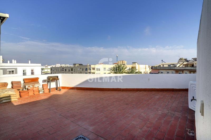 Foto 55c7e7e2-5784-4f54-be3d-aa0335985079. Àtic amb calefacció aparcament piscina a puerto de Estepona Estepona