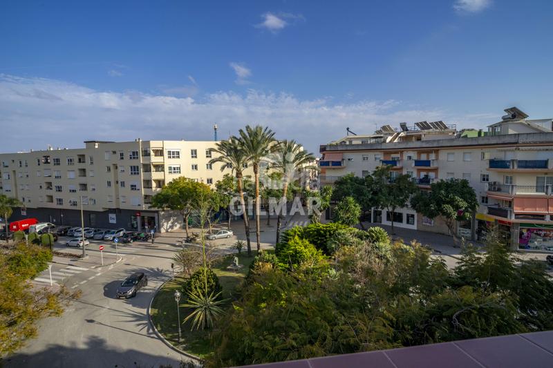 Foto 5ed56055-0c36-4aa9-990f-a6b7a2230cbf. Àtic amb calefacció aparcament piscina a puerto de Estepona Estepona