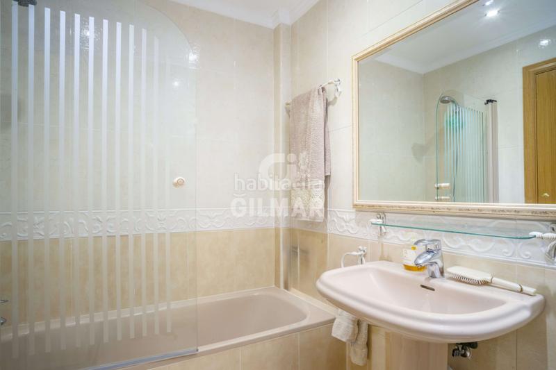 Foto d0c21e84-b3e4-4485-b1f3-d10988b2fc62. Àtic amb calefacció aparcament piscina a puerto de Estepona Estepona