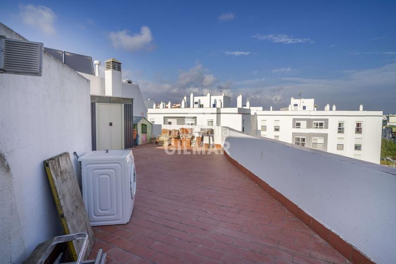 Foto efb3fc17-046b-432b-8cac-132961bfe05b. Àtic amb calefacció aparcament piscina a puerto de Estepona Estepona