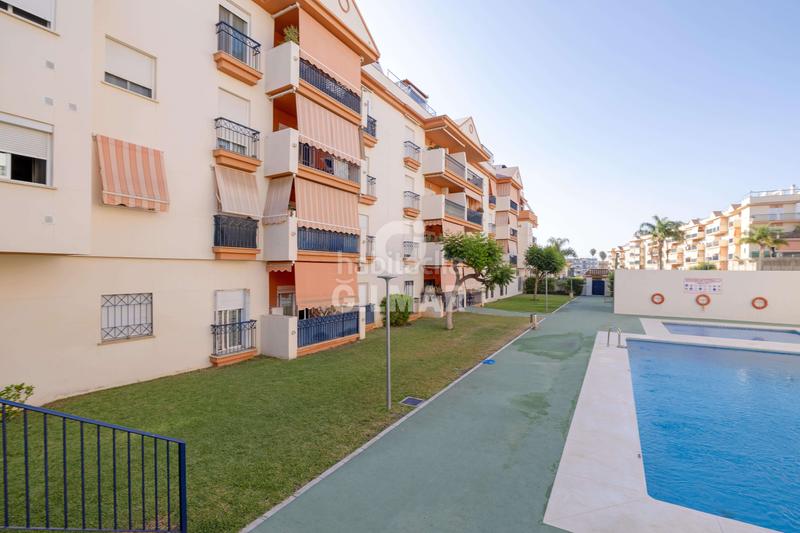 Foto fedfc9cb-7587-4196-a9fa-74c1759ae3d5. Àtic amb calefacció aparcament piscina a puerto de Estepona Estepona