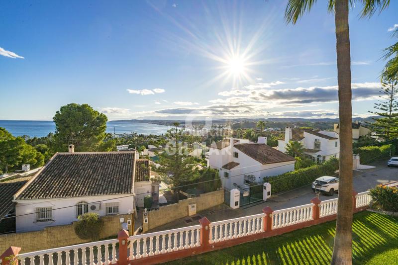 Foto 0f43d10a-4ebb-42bf-b018-b1419be46f2c. Chalet with heating parking pool in Seghers Estepona