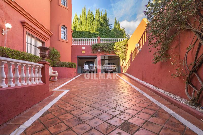 Foto 19561d60-7e98-4ce4-80d7-5fe1954111fa. Chalet with heating parking pool in Seghers Estepona