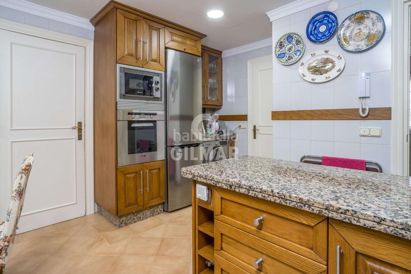 Foto 5b9db5f8-b0a8-4b8c-90ab-49e6a1fce370. Chalet with heating parking pool in Seghers Estepona