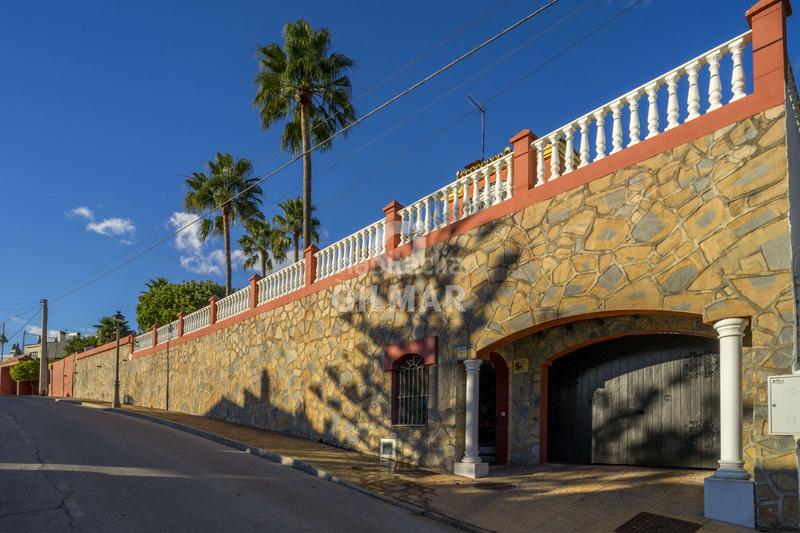 Foto 70579cd4-3b99-4164-a8a3-9f6db58604ca. Chalet with heating parking pool in Seghers Estepona