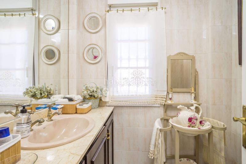 Foto f5572e3e-920d-48f7-84fe-b4263ce39aff. Chalet with heating parking pool in Seghers Estepona