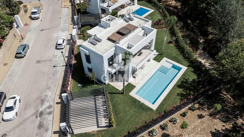 Foto f841146f-229b-42f0-adc3-262bde163e34. Chalet con riscaldamento piscina in Paraiso - Barronal Estepona