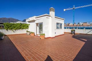 Dúplex a Puerto de Estepona. Fantástico ático dúplex a tan solo 5 minutos andando a la playa