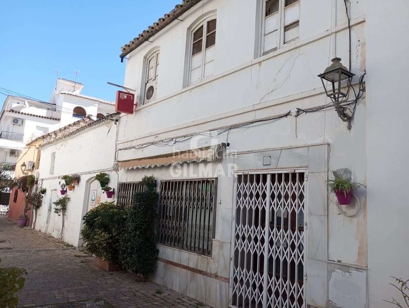 Foto 7a0be705-616f-4bbc-a5fd-81b59ae4c795. Casa aparellada a Centro Estepona