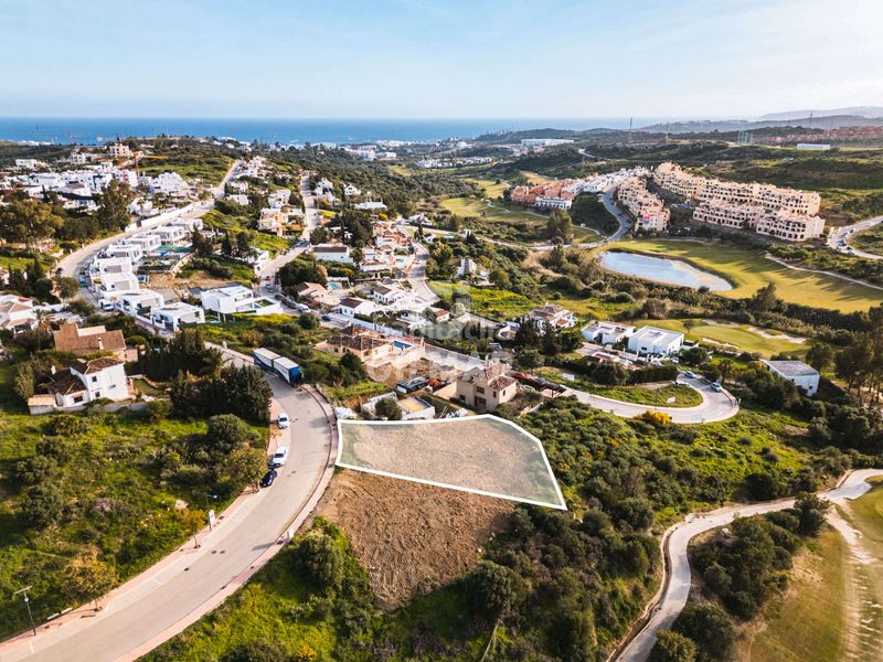 Foto f9dfe3fb-cea3-42e8-be93-e6fda55d0e3b. Terreny residencial a Valle Romano Golf Estepona