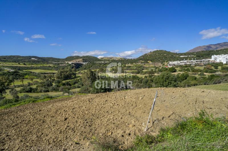 Foto fd186b91-d41d-44be-baf9-56a42284c703. Residential plot in Valle Romano Golf Estepona