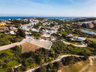 Terreno residenziale in Valle Romano Golf. Descubre el solar perfecto para construir la casa de tus sueños